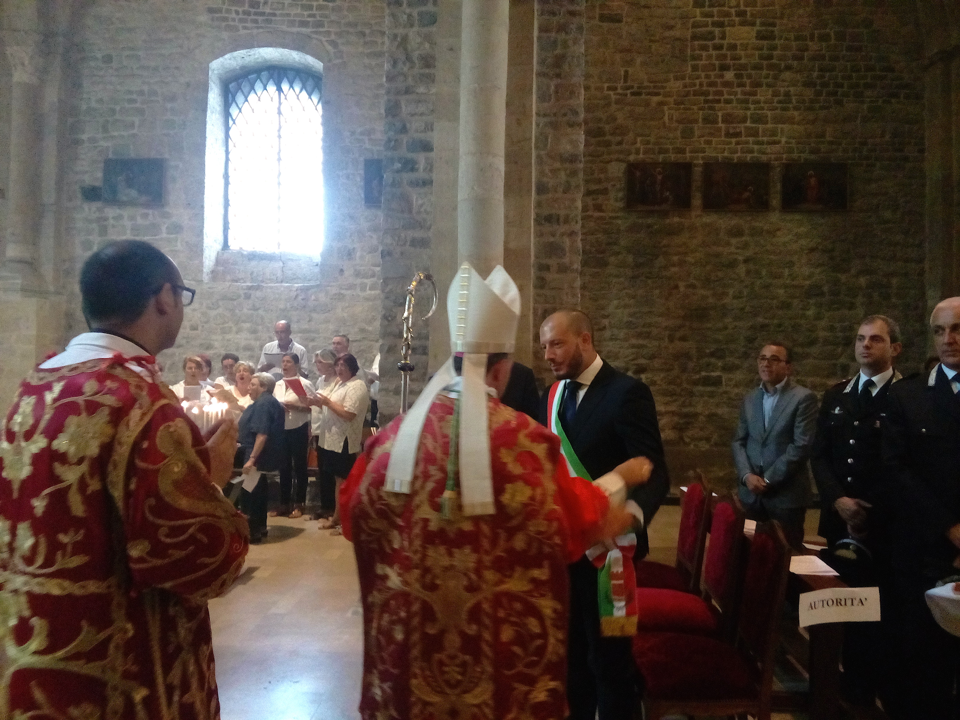 San Secondo: il Sindaco di Ventimiglia Enrico Ioculano ed il Vescovo Antonio Suetta durante la celebrazione religiosa della Festa del Santo Patrono.