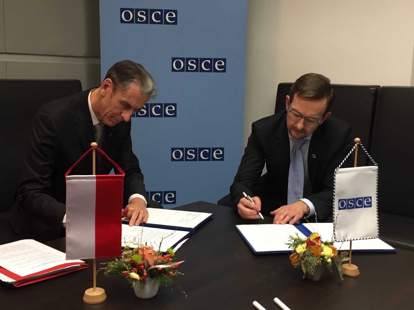 Vienna - XXIV Consiglio Ministeriale dell'OSCE : Gilles Tonelli, Ministro delle Relazioni estere e della Cooperazione del Principato con Thomas Greminger, Segretario Generale dell'OSCE