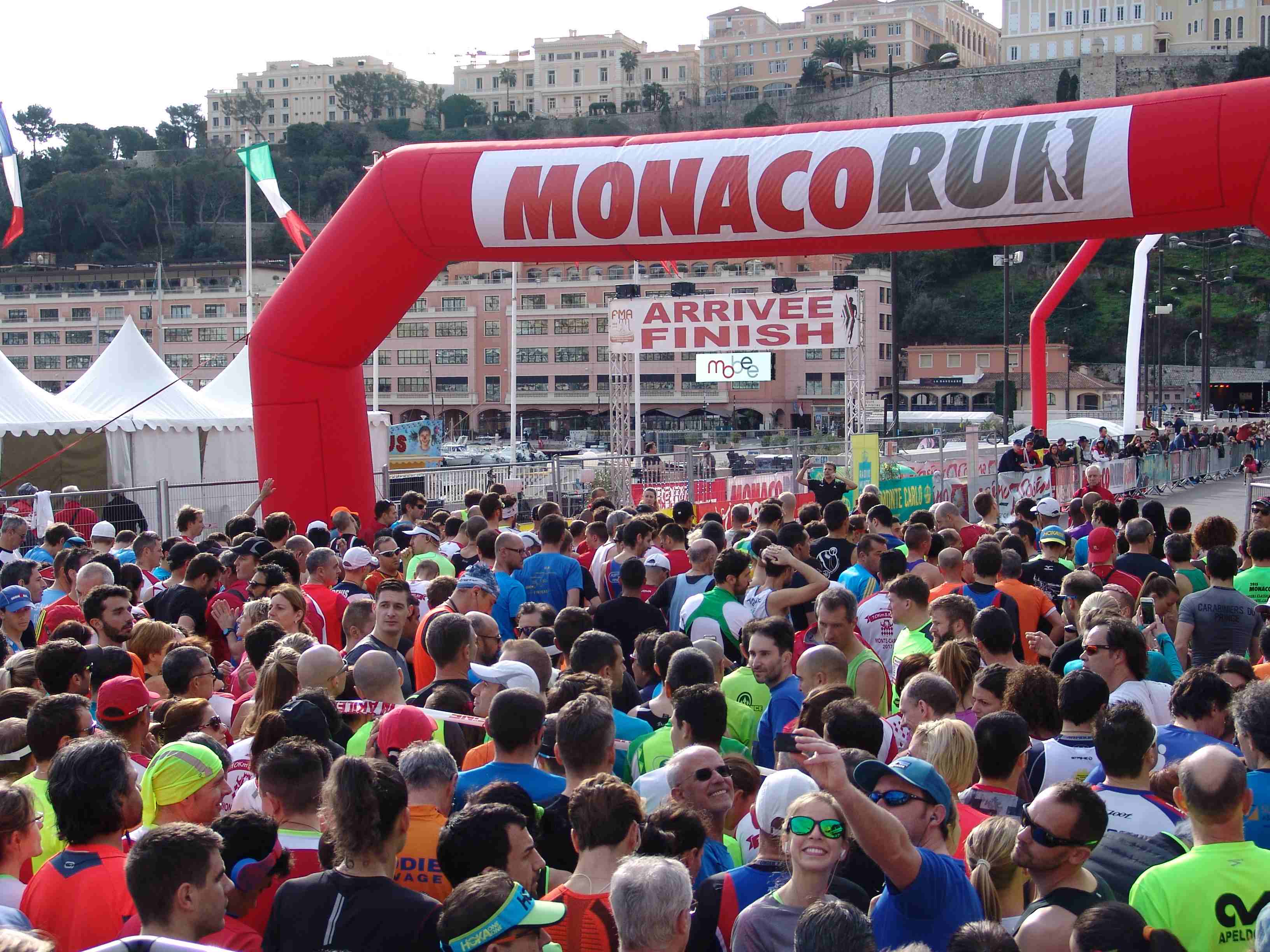 La partenza di Monaco Run, Corsa per diettanti e sportivi organizzata dalla Federazione Monegasca di Atletica