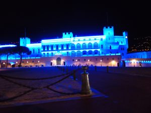 Giornata Mondiale Autismo: Il Palazzo del Principe di Monaco si tinge di Blu Ft.©MGD
