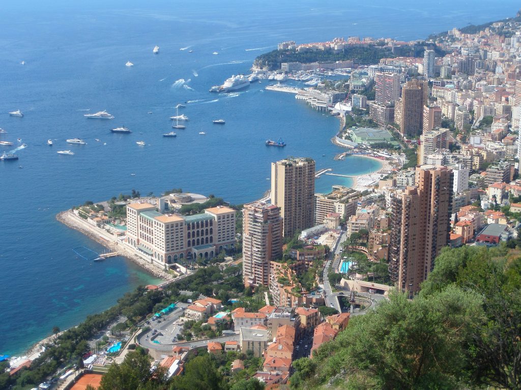 A Monte Carlo Luxury Interior Design ed Ecosostenibilità nel Corso del Monaco Yacht Show