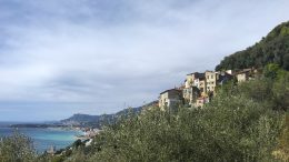 Guardando Italia e Francia dalla Terrazza di Grimaldi; Intervista allo Scrittore Enzo Barnabà