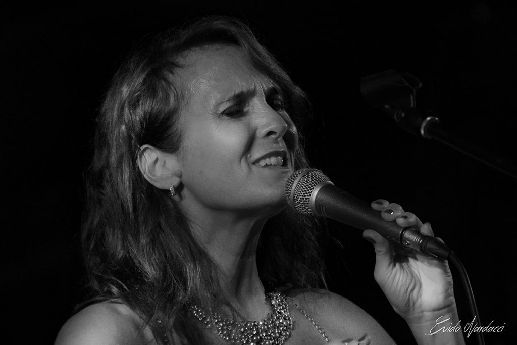 Alessandra Cabella, Voce della Band Jazz&Saudade Experience e la Passione per la Musica Brasiliana; Ft©Guido Nardacci