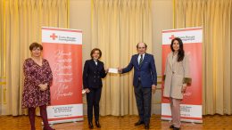Aiuti alla Popolazione Ucraina: Assegno dell'Accademia Italiana della Cucina nel Principato alla Croce Rossa Monegasca