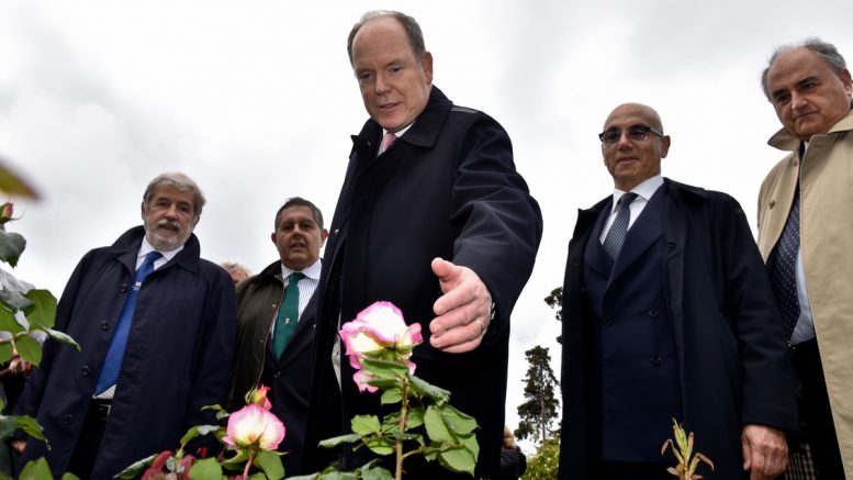 Dopo la Puglia il Principe Alberto a Genova ha Ammirato Euroflora e la Rosa Omaggio a Grace di Monaco