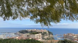 Estate a Monaco: Accesso Serale alla Rocca con i Bus Navetta