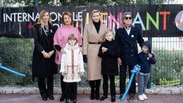 La Principessa Charlene con i figli Jacques e Gabriella la Principessa Caroline e il Nipote al Parco Princesse Antoinette