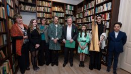 La Principessa Caroline Celebra il St. Patrick's Day alla Biblioteca Irlandese Principessa Grace di Monaco